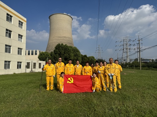 南京化學(xué)工業(yè)園熱電有限公司黨員先鋒在行動(dòng)，廠外環(huán)境整治展擔(dān)當(dāng)