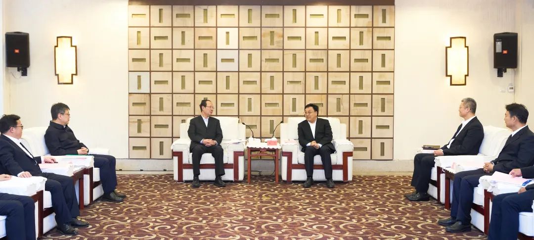 中國電建黨委書記、董事長丁焰章拜會海南省委書記馮飛