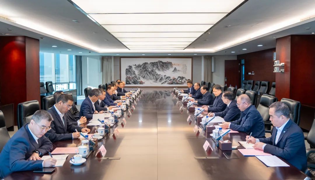 華電集團(tuán)黨組書記、董事長(zhǎng)江毅會(huì)見中國(guó)中車黨委書記、董事長(zhǎng)孫永才