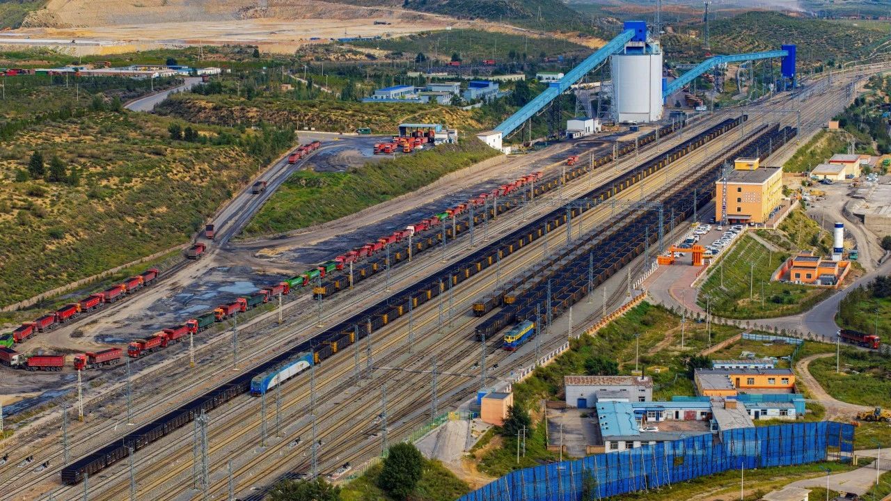 包神鐵路集團(tuán)提前13天完成外購煤運輸任務(wù)