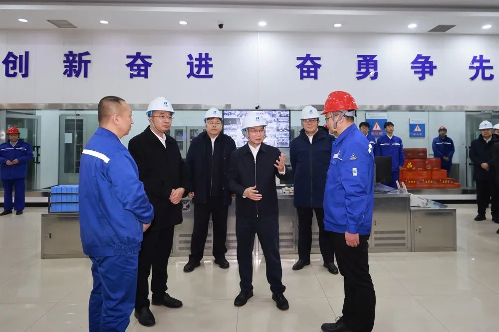 華電集團(tuán)黨組書記、董事長(zhǎng)江毅赴華電新疆區(qū)域調(diào)研