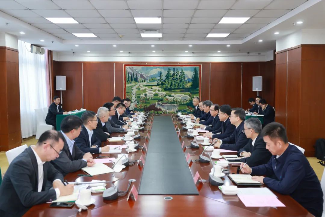 華電集團(tuán)黨組書記、董事長江毅與上海電氣黨委書記、董事長吳磊舉行會談