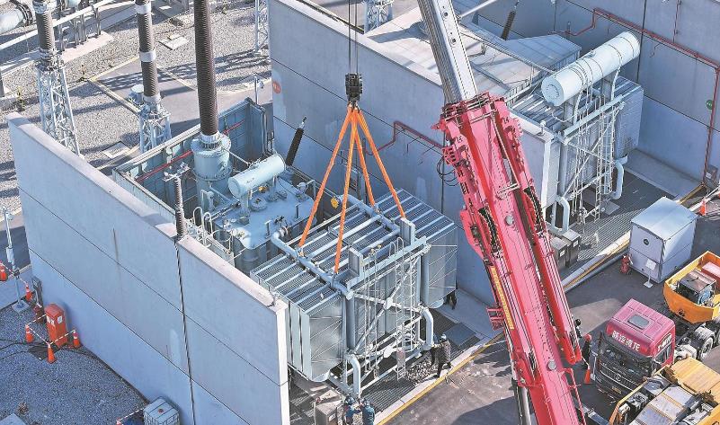 國(guó)網(wǎng)山東超高壓公司百?lài)嵲O(shè)備整裝移位