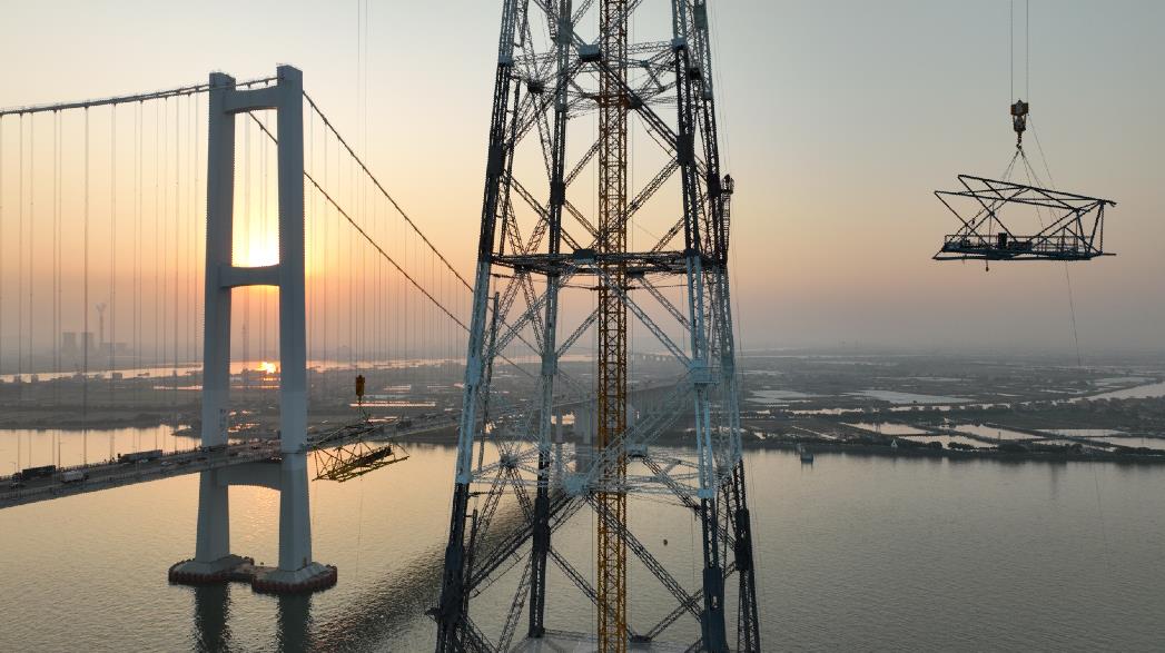 【春節(jié)我在崗】南方電網：獅子洋上建新塔