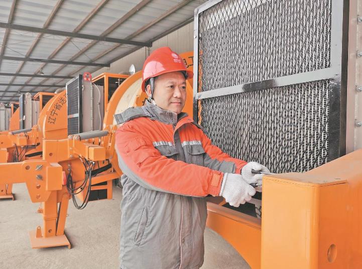 【國(guó)網(wǎng)特等勞?！筷愓穑簞?chuàng)新攻堅(jiān)步履不停 破解電網(wǎng)施工難題