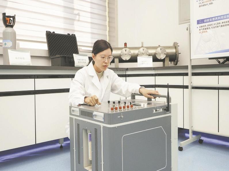 【國(guó)網(wǎng)特等勞?！繌垥郧伲簩９ビ蜌鈾z測(cè) 不斷“找茬、破題”