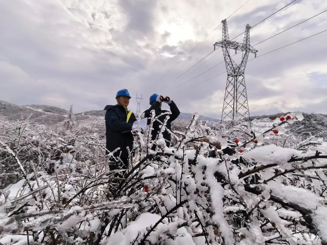 南方電網(wǎng)科技抗冰 讓冰雪“看得見、除得掉、防得住”