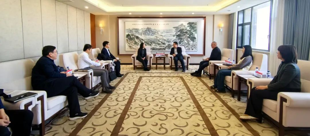 中國農(nóng)業(yè)銀行吉林省分行黨委委員、副行長兼長春分行黨委書記、行長曹紅一行拜訪華電吉林公司