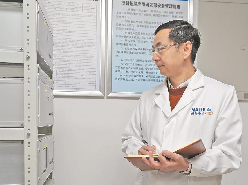 【國網(wǎng)特等勞?！坷钔簽榇箅娋W(wǎng)安全穩(wěn)定運(yùn)行添“利器”