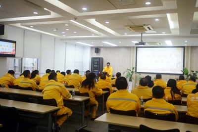 華潤南京公司檢修公司黨支部開展黨員大會、支委會以及3月份主題黨日活動