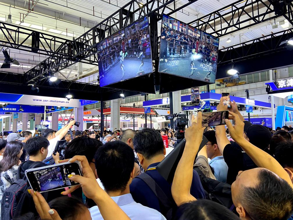 在北京，見證一場機器人的“狂歡”