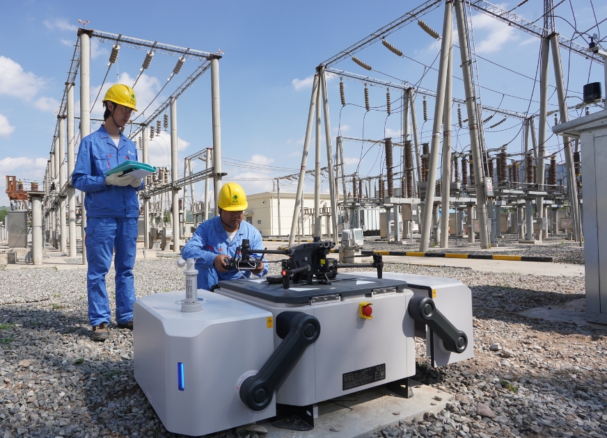 青海西寧供電公司首次應(yīng)用“無人機+全自動機巢”全自主作業(yè)模式進(jìn)行巡檢