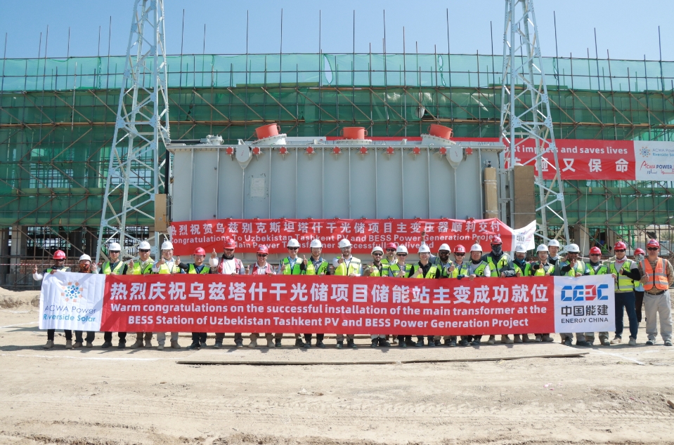 烏茲別克斯坦塔什干光儲項目儲能站主變壓器就位
